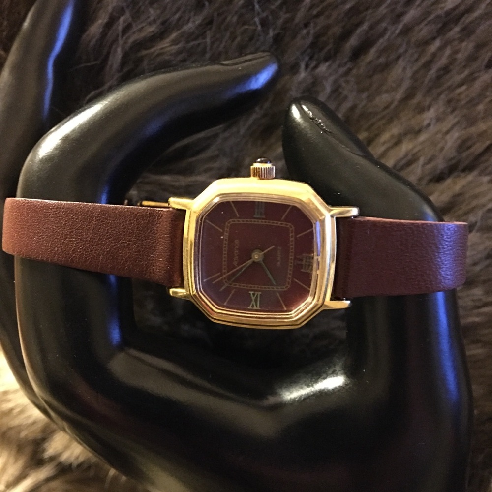Ladies Advance brown genuine leather quartz watch